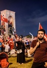 En Turquie, le culte frénétique des « martyrs »