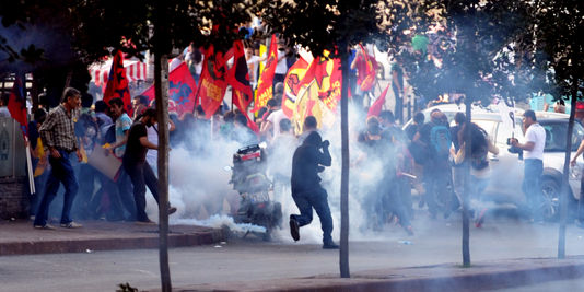 Turquie : la police disperse des manifestants à Istanbul