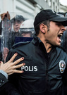 La Turquie empêche la marche contre la violence envers les femmes à coups de gaz lacrymogène