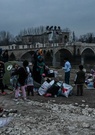La «vie d'enfer» des réfugiés piégés entre la Grèce et la Turquie