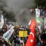 Turquie: 2 morts dans des explosions à meeting du parti kurde à la veille des élections