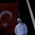 Turquie putsch: le pouvoir intensifie les purges mais tente de rassurer ses partenaires