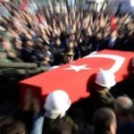 Trois soldats turcs tombent en martyr et un autre blessé à Idleb en Syrie